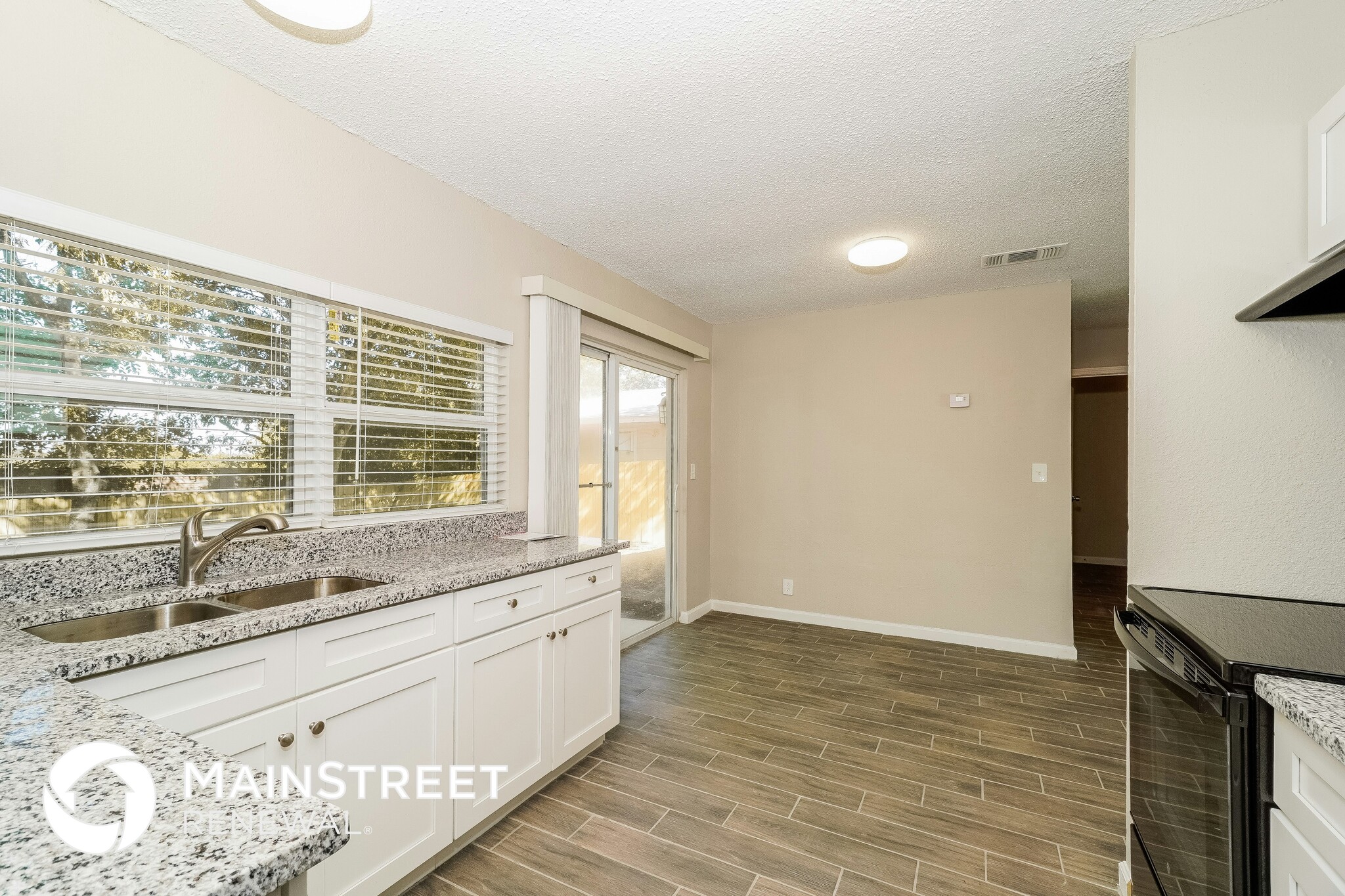 Building Photo - 7331 Glen Heights