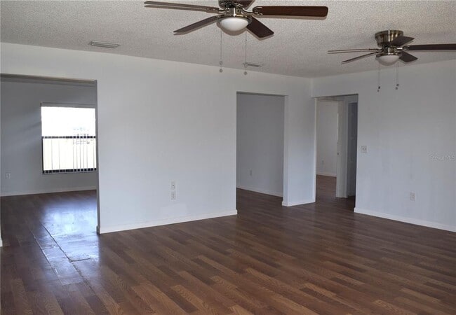 Building Photo - 463 Marion Oaks Dr