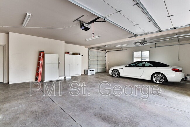 Building Photo - 2478 E Springs Dr