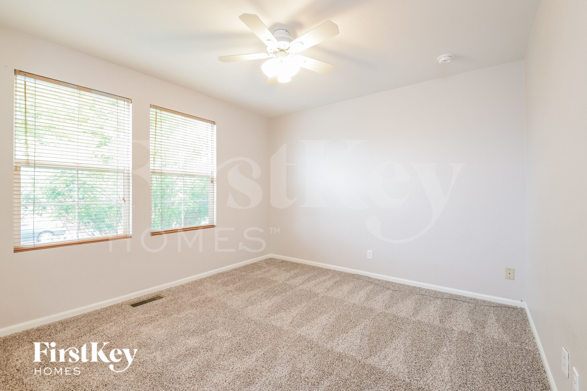 Building Photo - 800 Lonewolf Cir