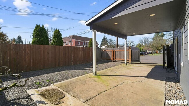 Building Photo - 1155 18th St NE