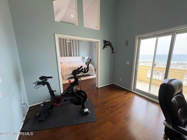Building Photo - 3608 Ocean Terrace