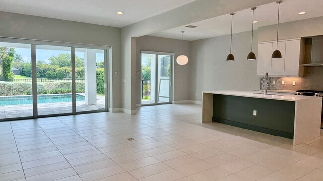Building Photo - 7744 Sandhill Lake Dr
