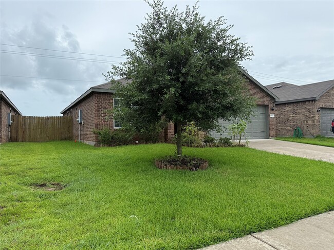 Building Photo - 8002 Vacek Meadows Loop