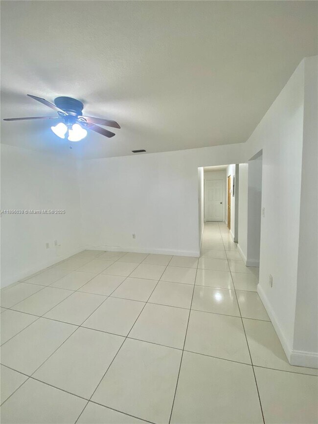 Building Photo - 12 Andros Rd