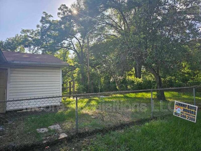 Building Photo - 1811 Nowlin St