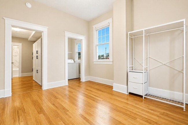 Building Photo - 1011 Gratz St