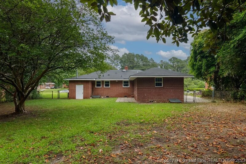 Building Photo - 3221 Rogers Dr