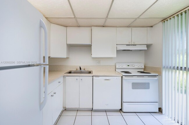 Building Photo - 2930 Forest Hills Blvd