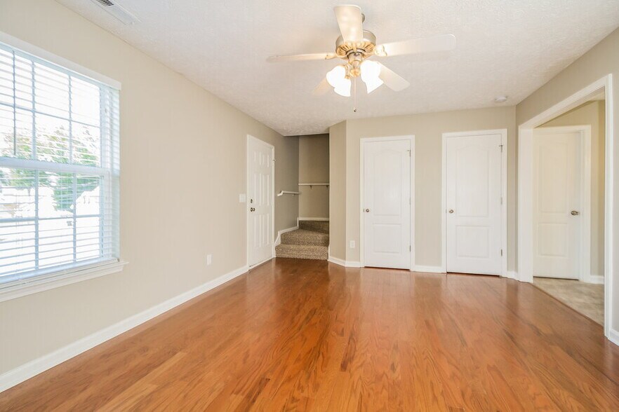 Building Photo - 328 Slippery Rock Dr
