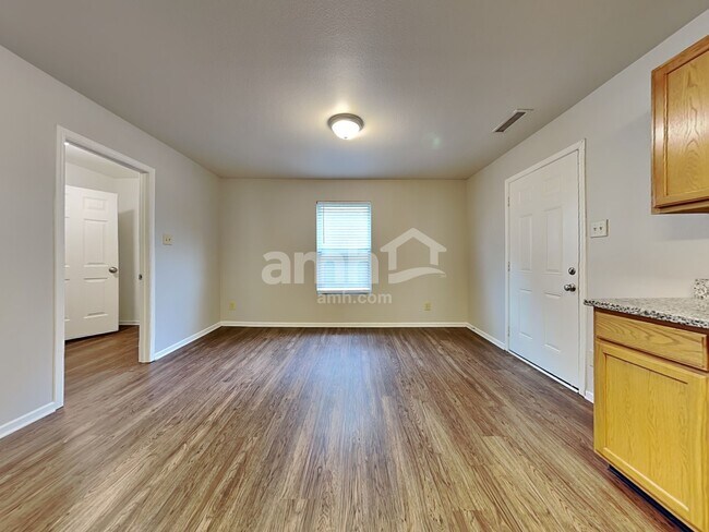 Building Photo - 1516 Bray Dr