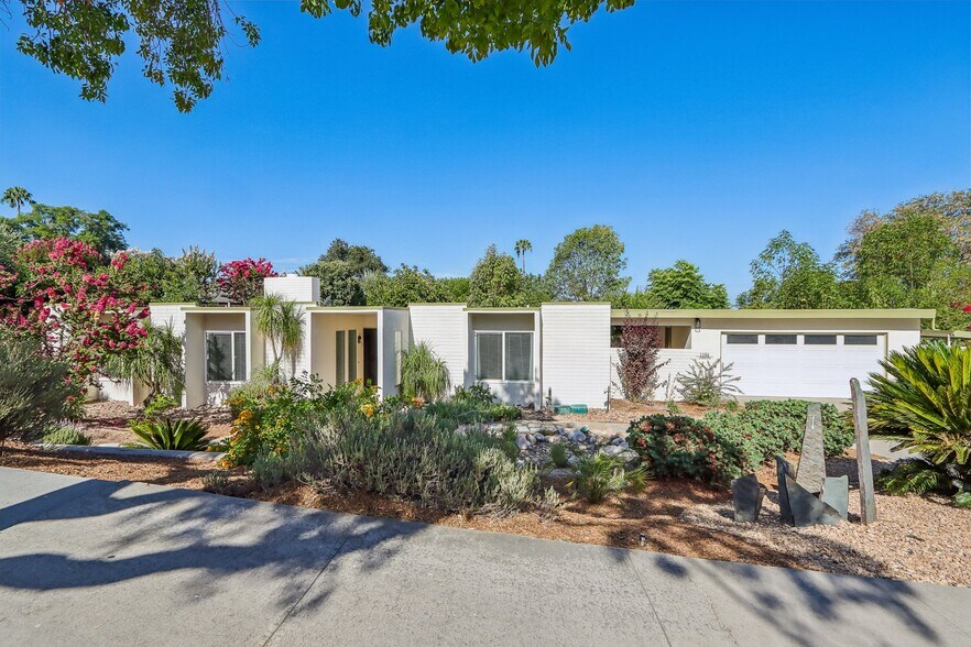 Building Photo - 1184 Lyndhurst Dr