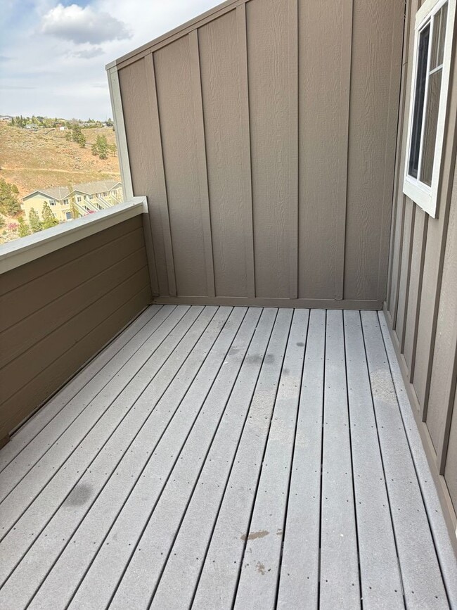 Building Photo - 2 bed - 2.5 bath - 2 car garage Townhome