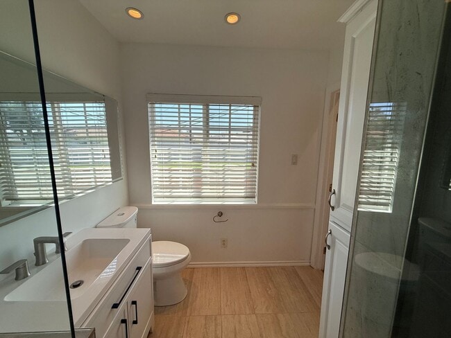 Building Photo - Be the first one to live in this Brand New Studio!