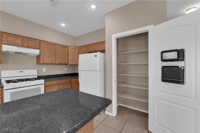 Building Photo - 10573 Allegrini Dr