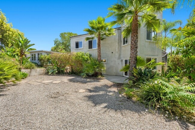 Building Photo - Beautiful Custom Built, Two-Story Home on Stunningly Landscaped Property with Gated Entrance!