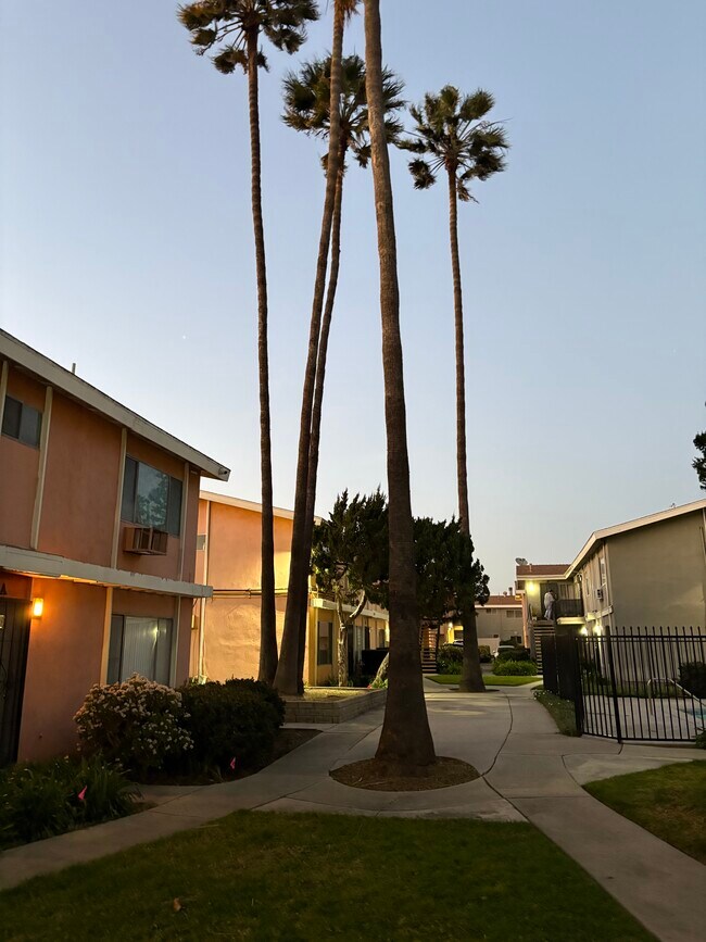 Building Photo - 10007 Sepulveda Blvd