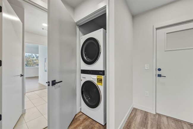 Building Photo - 4004 Banister Ln