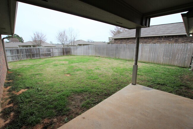 Building Photo - 19401 King Ranch Dr