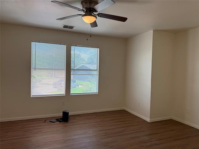 Building Photo - 216 Creek Cove Dr