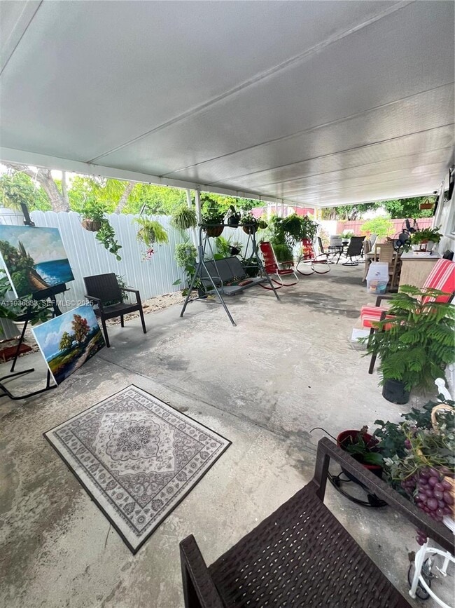 Building Photo - 1351 SW 70th Ave