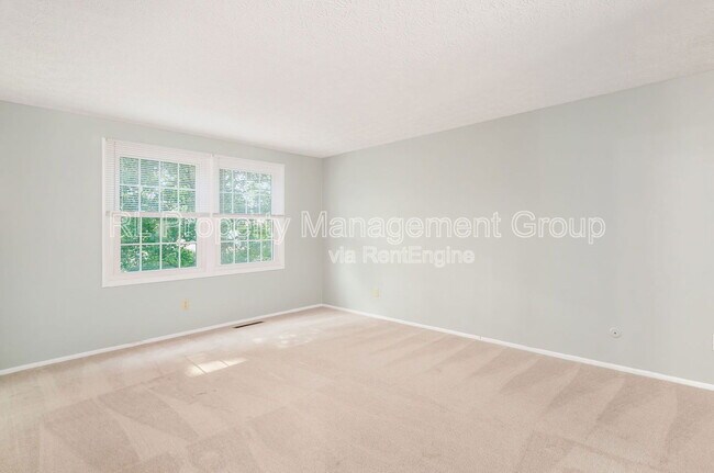 Building Photo - 66 Haddam Pl E