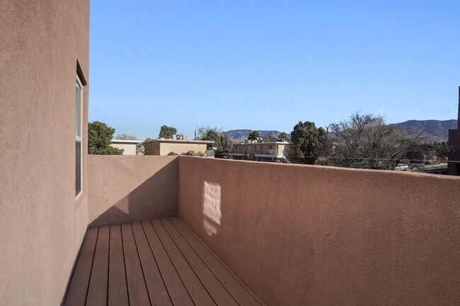 Building Photo - **Beautiful Corner Lot Home – 3 Bed | 2.5 Bath | 2-Car Garage**