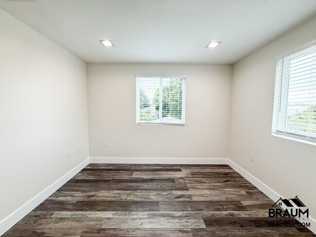 Building Photo - 1622-1624 S. CARMELINA