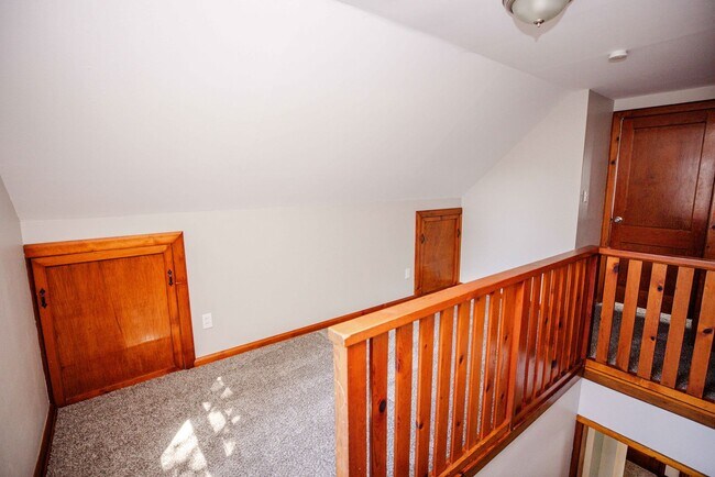 Building Photo - 3428 Beaumont Dr