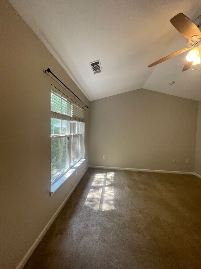 Building Photo - 07-211 Markey