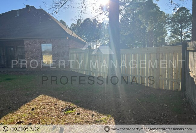 Building Photo - 116 Cedar Green Dr