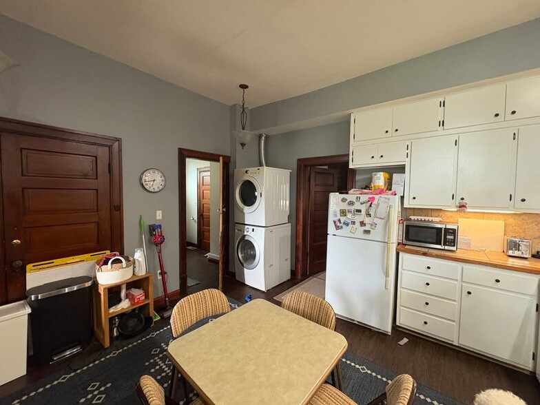 Building Photo - 520 N 7th St