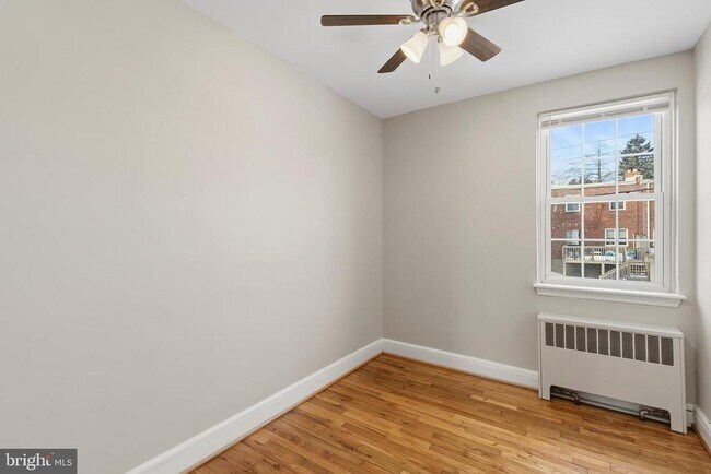 Building Photo - 8556 Willow Oak Rd