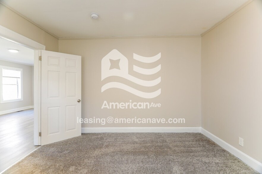 Building Photo - 8203 4th Ave S