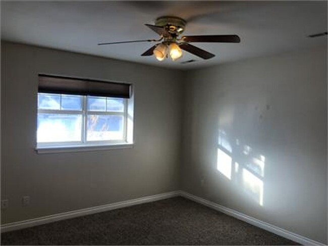 Building Photo - Great 3 bedroom 2 bath home in Bozeman