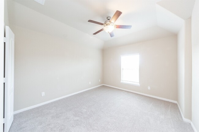 Building Photo - 6202 Eden Prairie Dr