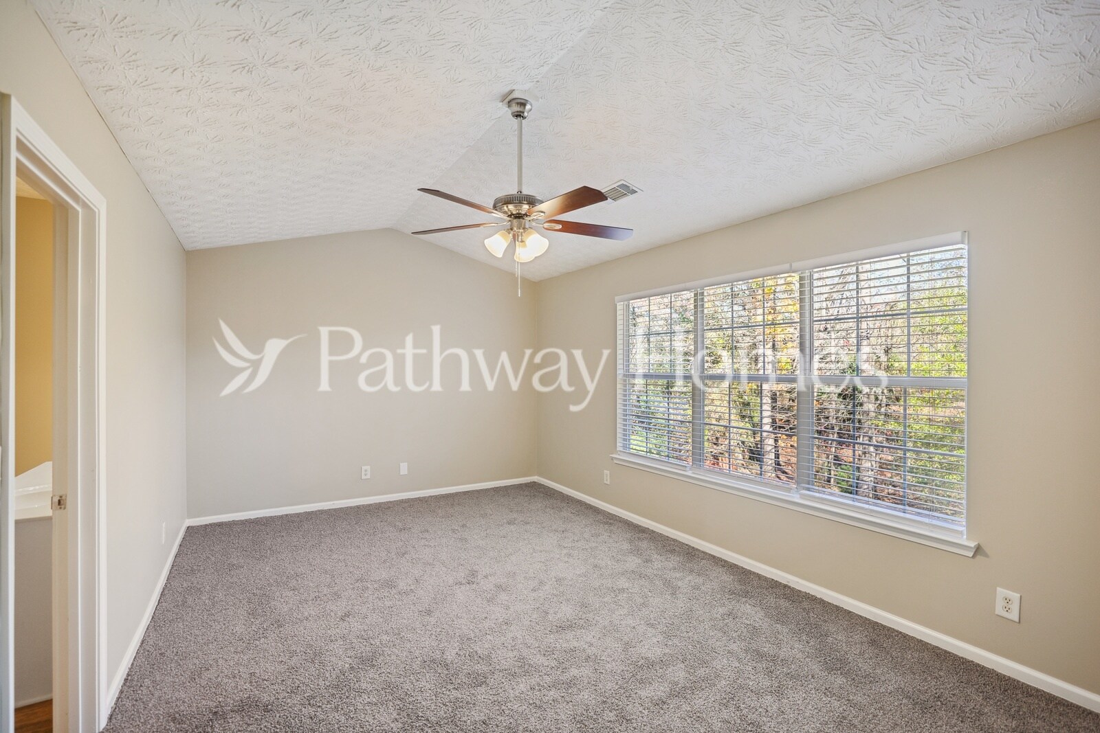 Building Photo - 4922 Vireo Dr