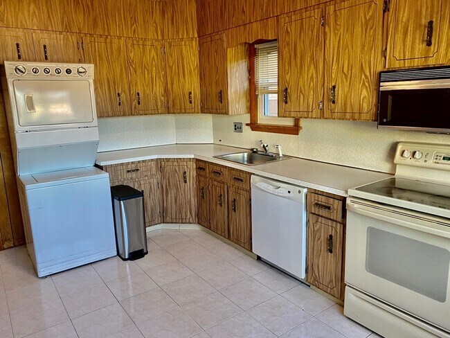 Building Photo - 45 Newbern Ave