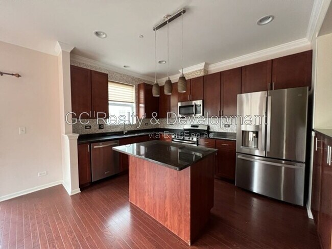 Building Photo - 1271 Evergreen Ave