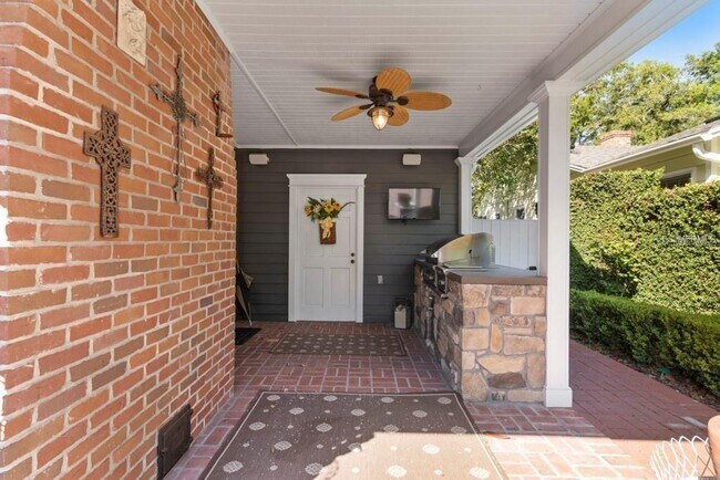 Building Photo - 1119 Belleaire Cir