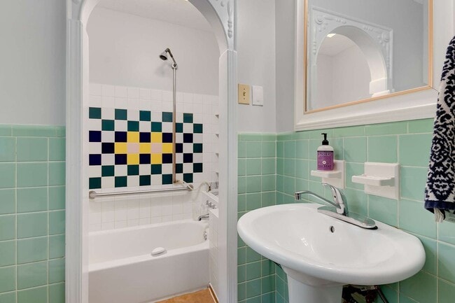 Building Photo - Charming 1950's Ranch w/ Modern Upgrades a...