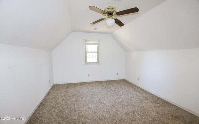 Building Photo - 809 Houndslake Dr