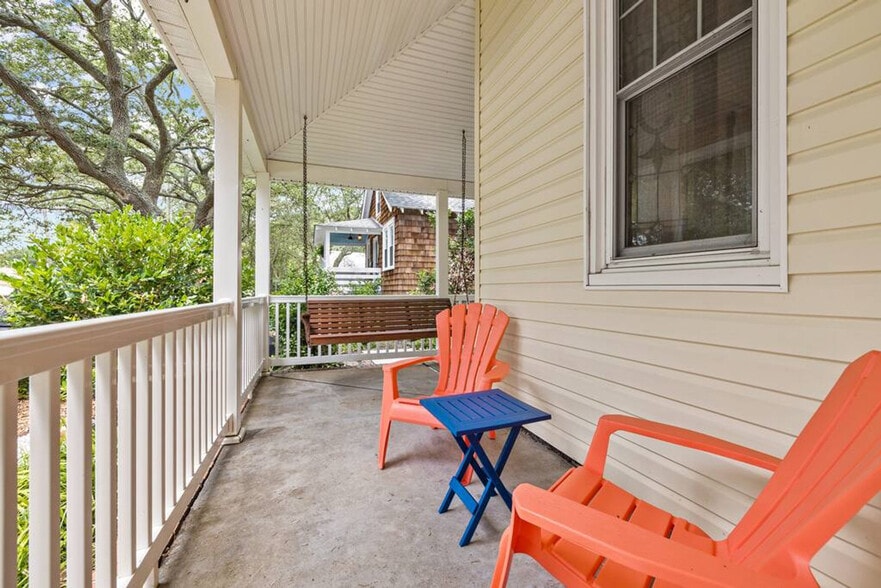 Building Photo - 912 Little Bay Ave