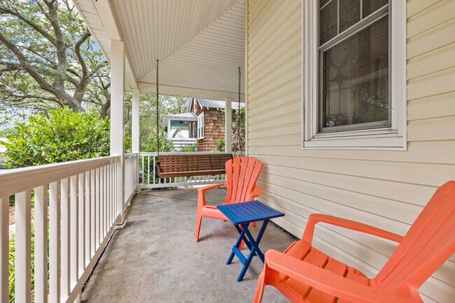 Building Photo - 912 Little Bay Ave