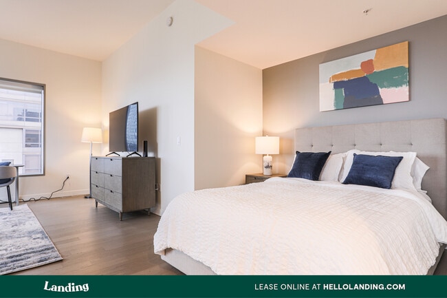 Building Photo - 225 S Grand Ave