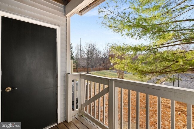 Building Photo - 673 Constellation Square SE