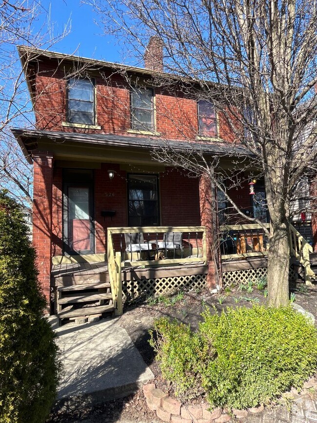 Building Photo - 526-528 Sycamore Street