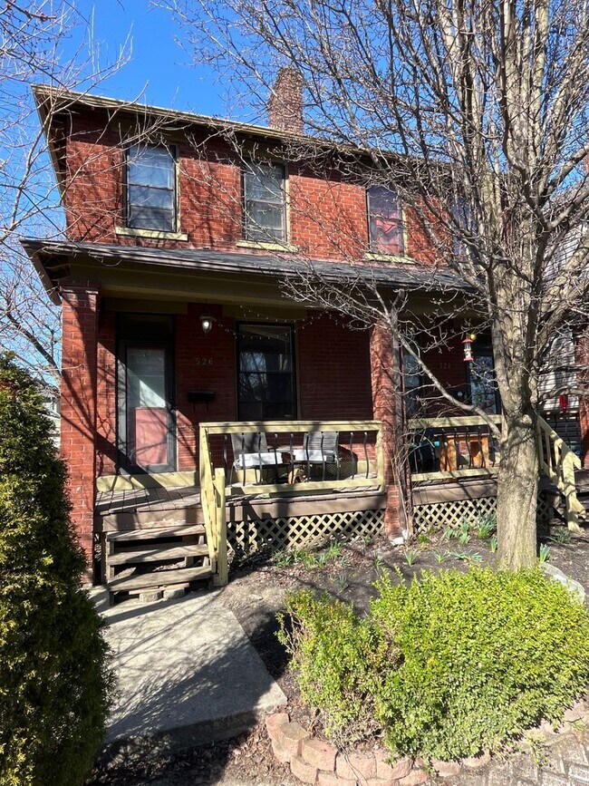 Primary Photo - 526-528 Sycamore Street