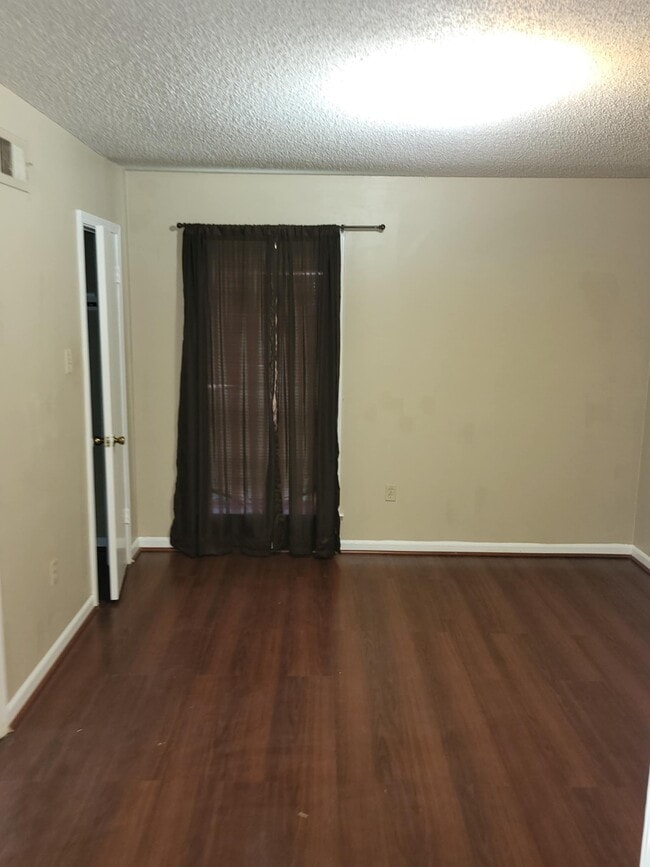 Building Photo - 4136 Raintree Cove