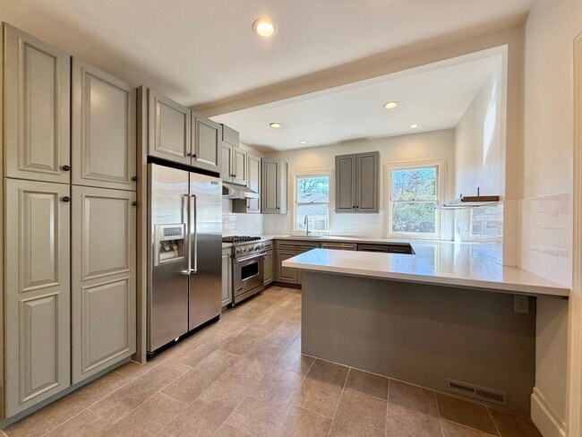 Building Photo - 3 Bedrooms, 2 Bathrooms Saint Helena Charm with Modern Conveniences